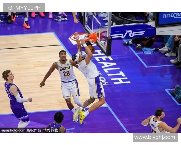 詹姆斯因左膝内侧副韧带扭伤缺席2023年MetGala盛典引发关注